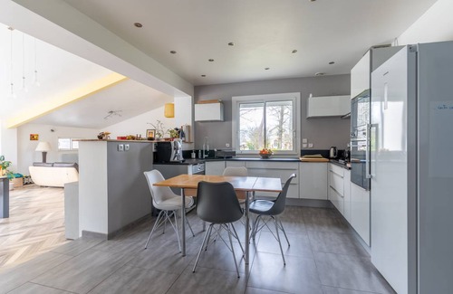 Pessac House | 170 m² House ∙ 4 bedrooms ∙ 8 guests