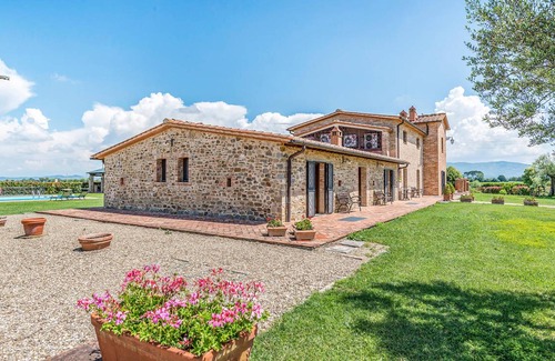 Montagnano House | 300 m² House ∙ 8 bedrooms ∙ 16 guests