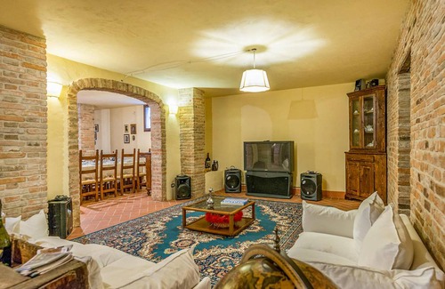 Montagnano House | 300 m² House ∙ 8 bedrooms ∙ 16 guests