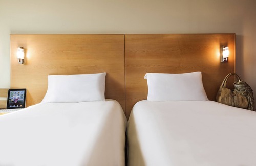 Quartier du Lac Hotel | ibis Bordeaux Lac