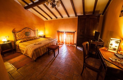 Mologno Hotel | Villa Moorings