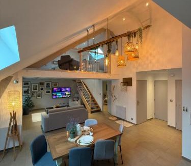 Albens Apartment | Au café de Jeanne - Entrelacs
