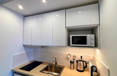 Troyes Apartment | Aux pieds du Cube, Studio Troyes, Parking et Wi-Fi Fibre