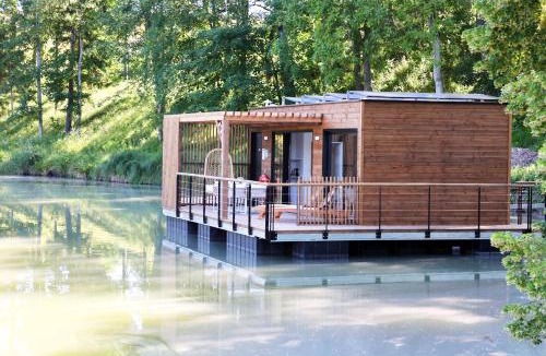 Sainte-Gemme Cabin | Domaine de Neuville - Ecolodges flottants en Champagne