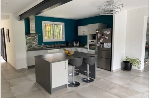 La Brede House | House with swimming pool and large garden