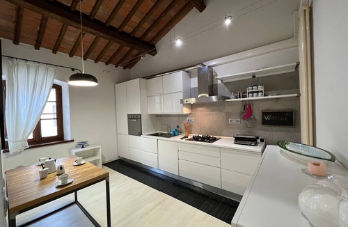 Latignano Apartment | THE SUNFLOWER.
