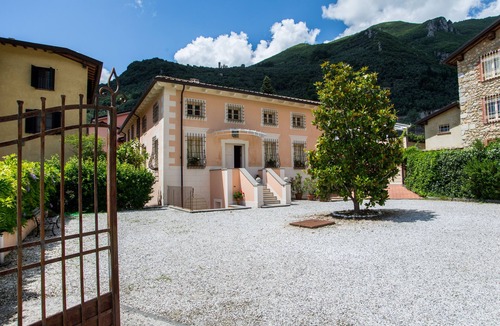 Camaiore Villa | Villa Melangola