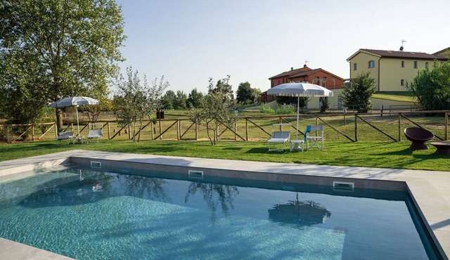 Beautiful apartment in villa for 4 people with A/C, pool, WIFI and TV