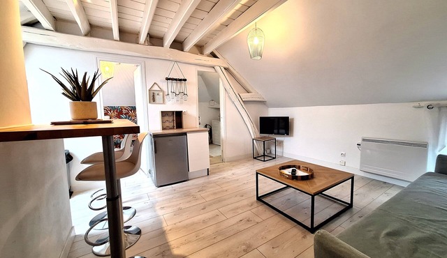 Close to everything, quiet and fully equipped F1, wifi