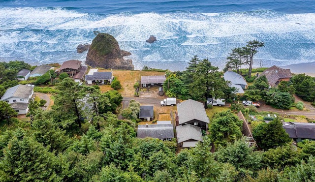 Cozy dog friendly home with ocean views a private hot tub and washer and dryer