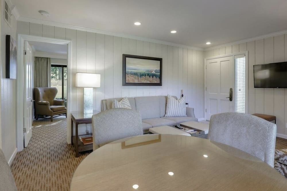 Photo of Livingroom in Napa