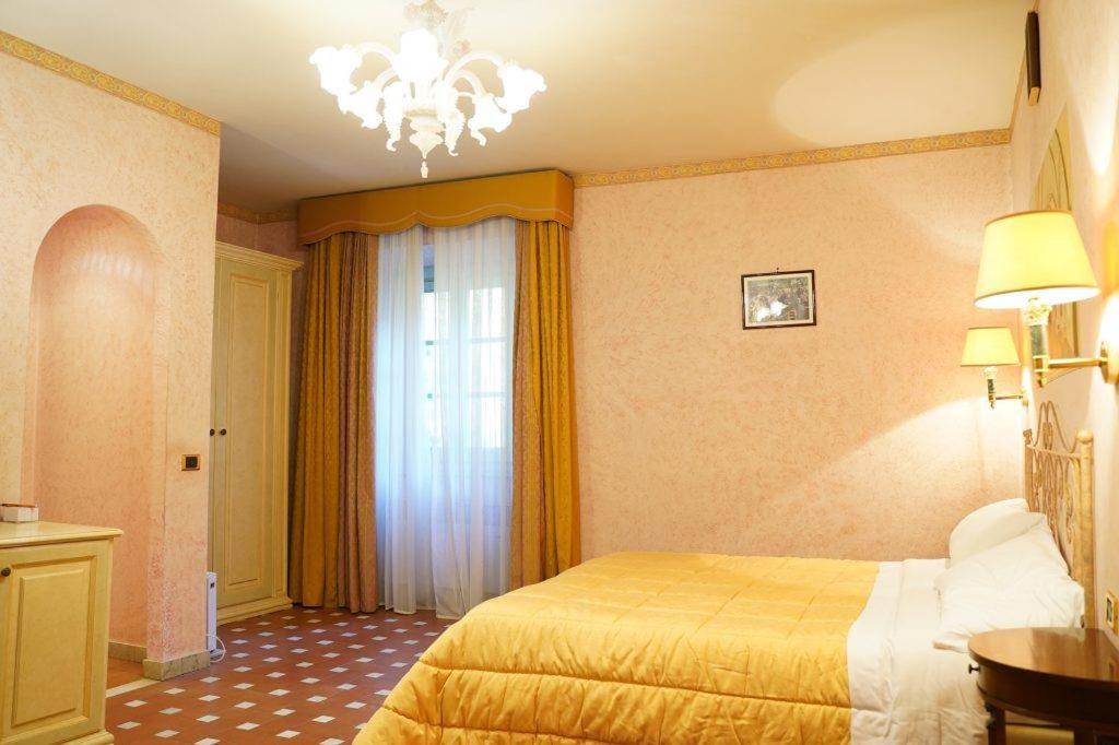 Photo of Bedroom in Colonnata